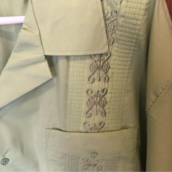 NWOT Lime Green Embroidered Guayabera Mini Pleated Cabana 2X Shirt - Picture 2 of 7